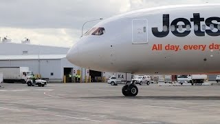 Jetstar Boeing 787 Dreamliner Arrives in New Zealand 2014 [upl. by Attennot]