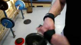 MUSCULATION  Comment mettre des sangles [upl. by Ahsla]