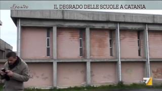 Il degrado delle scuole a Catania [upl. by Eladnor]