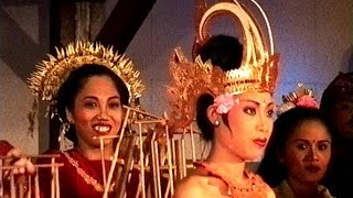 Bali  Großes Gamelan Orchester  Angklung Ensemble  Traditionelle Musik [upl. by Betty904]