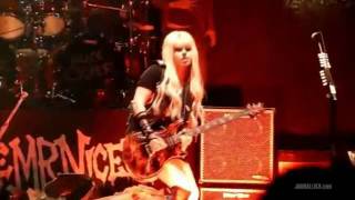 Orianthi Guitar Solos on Alice Cooper 2011 [upl. by Doughty]