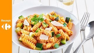 Pasta met courgette tomatentapenade en ricotta [upl. by Remmus594]