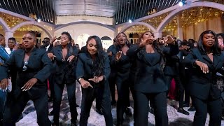 LES GARÇONS CONTRE LES FILLES  FLASHMOB  SANDRINE ET KEVIN [upl. by Eeralav11]