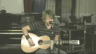 Thom Yorke plays sweet acoustic version of Reckoner [upl. by Notseh]