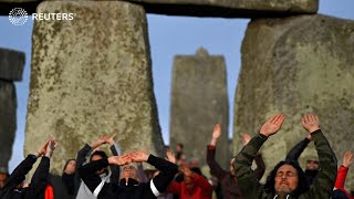 Summer solstice celebrations at Stonehenge [upl. by Mit]