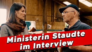 Landwirtschaftsministerin Staudte stellt sich Helmuts Fragen – My KuhTube Film 912 [upl. by Tilney927]