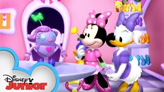 Bowbot  Minnies BowToons  disneyjr [upl. by Nnylahs]