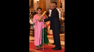 President Kovind presented Nari Shakti Puraskar to Tiffany Brar ♥ shorts narishaktipuraskar [upl. by Namruht]