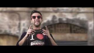 TWO FINGERZ feat DARGEN DAMICO  PUNA  Il Disco Volante [upl. by Thury]