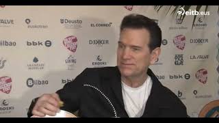 Rueda de prensa con Chris Isaak en Bilbao  EITB [upl. by Naujet]