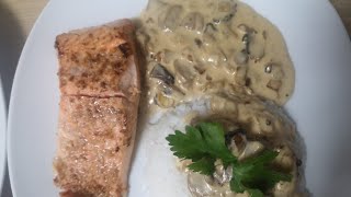 pavé de saumon à la crème et au champignons [upl. by Tabor]