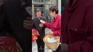 穷富女儿回娘家 父亲居然这样做…家和万事兴 可怜天下父母心 [upl. by Melinda359]