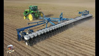 Planting Corn near Upper Sandusky Ohio  May 2020 [upl. by Ellecrag204]