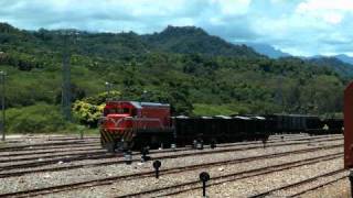 HD The Taiwan TRA shunting engine GM EMD G22U R100 R118 at Taitung Station [upl. by Nalliuq]