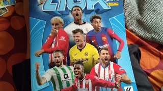 Abriendo el album y la revista de la liga 2425 [upl. by Checani]