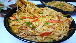 Easy Chicken Chow Mein Recipe  Homemade Spaghetti Recipe by Chatkhare dar khane [upl. by Laurens35]