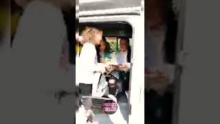 Calle y Poché firmando su libro SíSi Es Contigo [upl. by Blanca]