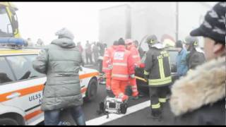 INCIDENTE INFERNO E NEBBIA SULLA A4 [upl. by Nylorac]