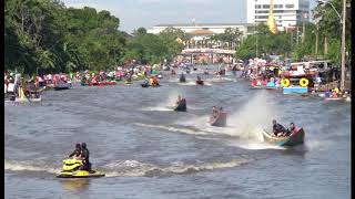 Longtail Boats vs WAVE at Yon Bua Tradition The only Thai tradition in the world [upl. by Bushore]