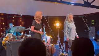 Robert Plant amp Alison Krauss The Battle of Evermore [upl. by Noswal631]