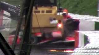 Jules Bianchi crash en direct Suzuka F1 2014 [upl. by Nnaaihtnyc]