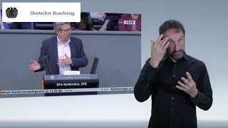 Gebärdensprachvideo Linke scheitert mit drei Anträgen zur Kranken und Pflege­versicherung [upl. by Ahsimek]