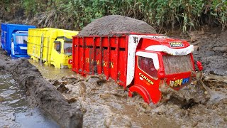 Truk Oleng Wahyu AbadI Terjebak Dalam Lumpur Saat Bawa Muatan Kayu Di Derek Truk Ud Quester [upl. by Jilli]