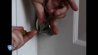 KWIKSET SMARTKEY Lock Gets Picked with a Screwdriver and a Blank Key [upl. by Elliott]