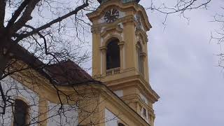 Stockerau Stadtpfarrkirche Sterbestundenläuten [upl. by Adalai]