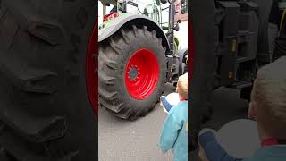 Umzug 15 Ein großer Traktor [upl. by Amalle262]