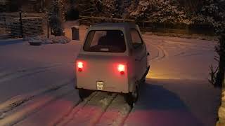 Dérapage en Mini Comtesse microcar MiniComtesse skiding on an icy road smallest car [upl. by Enilatan]