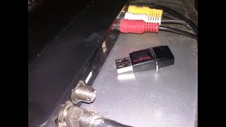 how to connect USB pendrive to set top box in hindi [upl. by Sucam]