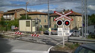 Spoorwegovergang Ponte Felcino I  Railroad crossing  Passaggio a livello [upl. by Ignazio]