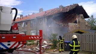 Explosie verwoest woning in Dordrecht [upl. by Annot]