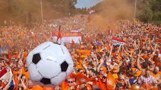 Fanwalk Berlijn gaat los op Van Links naar rechts Olympiastadion 25 juni 2024 [upl. by Ludlow]