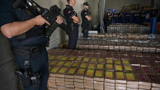 Decomiso récord en España de 95 toneladas de cocaína llegada de Ecuador  AFP [upl. by Yentirb693]