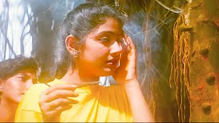 ആണി ഊരിയതോട് കൂടി യക്ഷി അവളുടെ ദേഹത്തു കേറി  Aakasha Ganga Movie Climax  Malayalam Movie [upl. by Nissa]