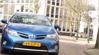 Toyota Auris Hybrid  Autoreview Consumentenbond [upl. by Hanus]