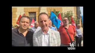 Manifestazione di protesta della CGIL e UIL davanti la Prefettura di AG [upl. by Yrrehc588]