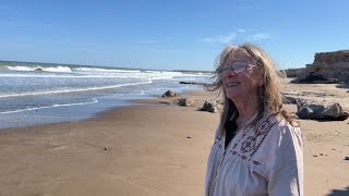 😲CUMPLIÓ SU SUEÑO HIZO SU CASA CON BOTELLAS Y VIVE FRENTE AL MAR  Balneario los Angeles Necochea [upl. by Leake432]