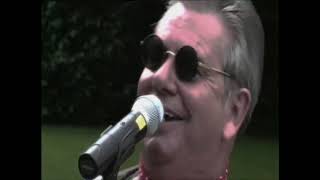 Dont Look Back In Anger The Wurzels OFFICIAL video [upl. by Thevenot]