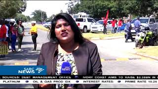 The situation remain tense at at Overvaal Hoerskool in Vereeniging [upl. by Karlens]