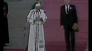 Juan Pablo II pide la rendición de la Argentina en Malvinas [upl. by Raffarty]