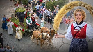 🍇 Meraner Traubenfest 2022  Großer Festumzug  Herbst in Südtirol Meran [upl. by Ikkela]