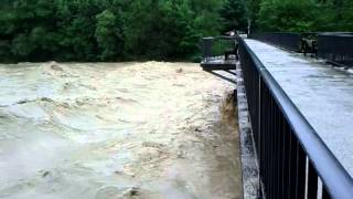 Hochwasser Bad Reichenhall Saalach Nonner Steg 02062013 1658h [upl. by Weingarten]