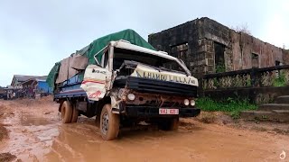 Sierra Leone The urgency to live  Deadliest Journeys [upl. by Rexferd]