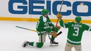 Stars erupt with three goals in 3rd period for Winter Classic lead [upl. by Wolenik]