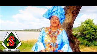 Kandia Kouyaté 2015  Sadjougoulé Clip officiel [upl. by Henrique]