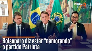 Bolsonaro diz estar “namorando” filiação ao Patriota [upl. by Willman747]