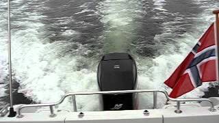 Askeladden 585 freestyle 135 hp mercury optimax 43 knotsvideo båten sepember 06avi [upl. by Hindorff]